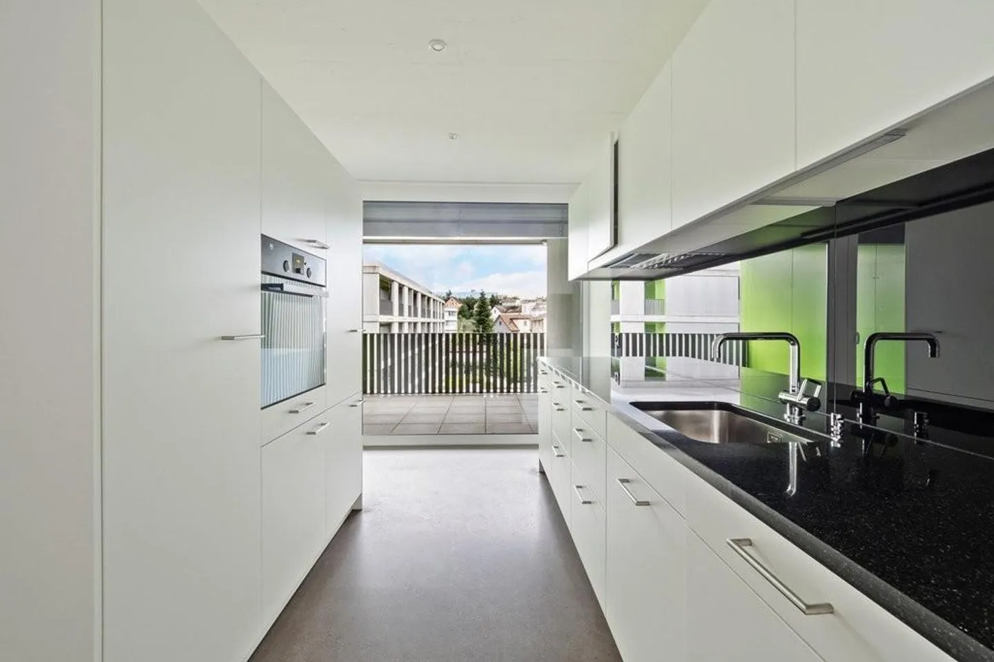 Modernes Apartment mit Loggia - Foto 2 von 9