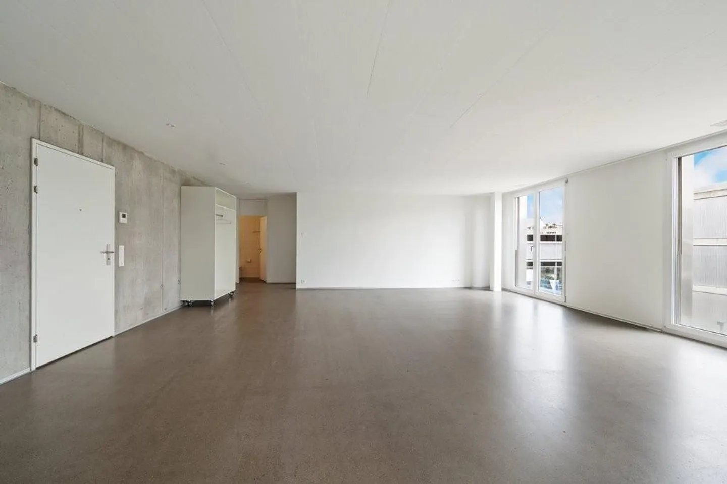 Modernes Apartment mit Loggia - Foto 3 von 9