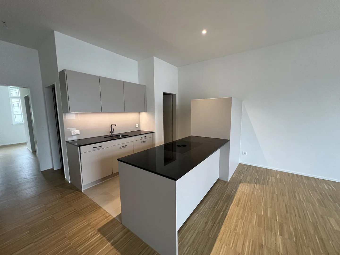 First occupancy with style - modern 3.5-room apartment - Photo 2 of 8