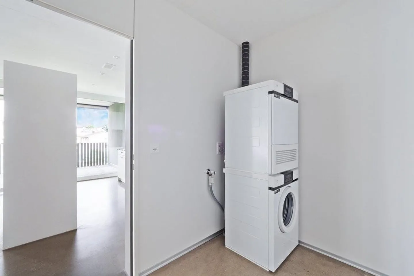 Modernes Apartment mit Loggia - Foto 6 von 9