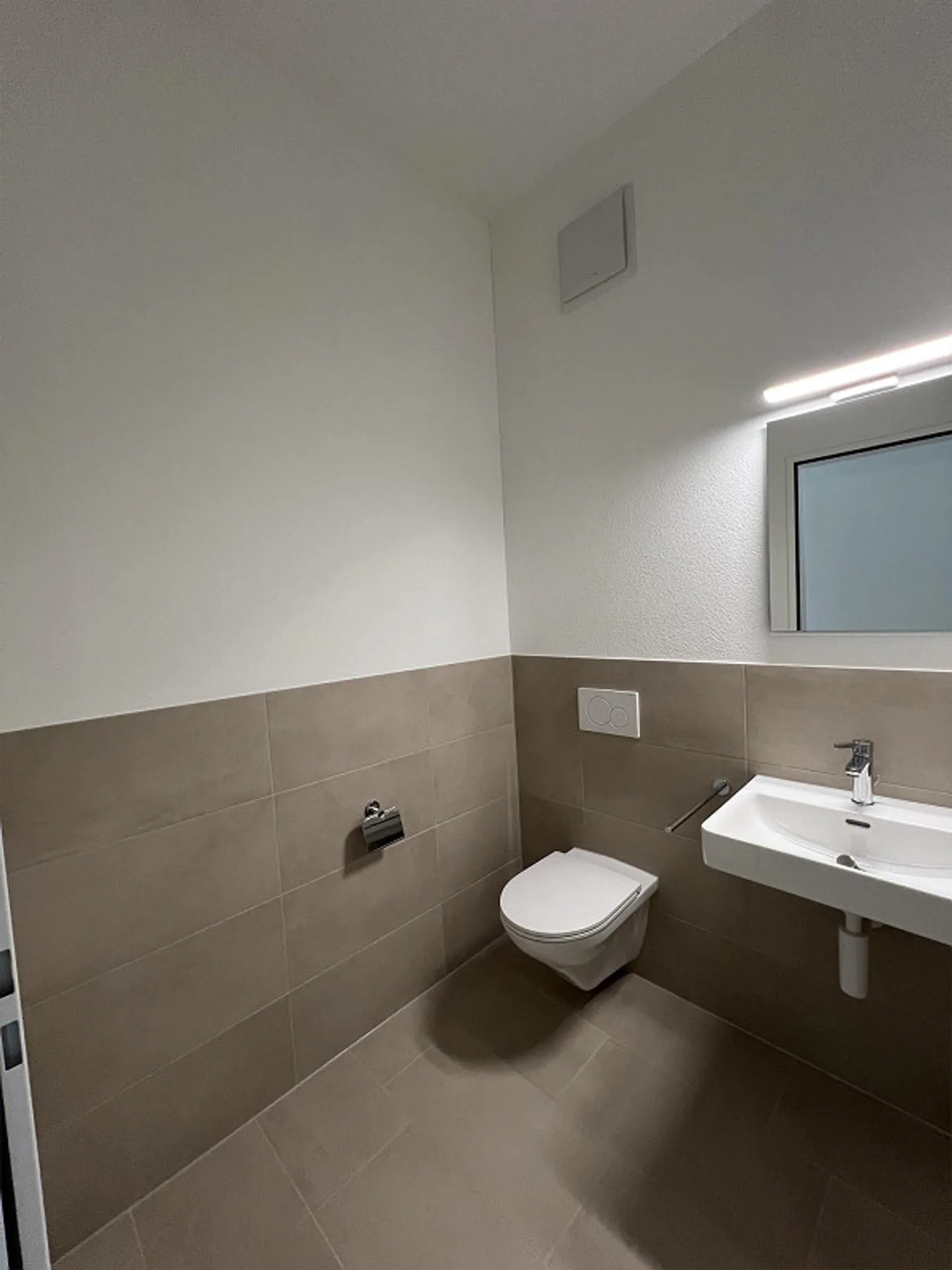 First occupancy with style - modern 3.5-room apartment - Photo 6 of 8