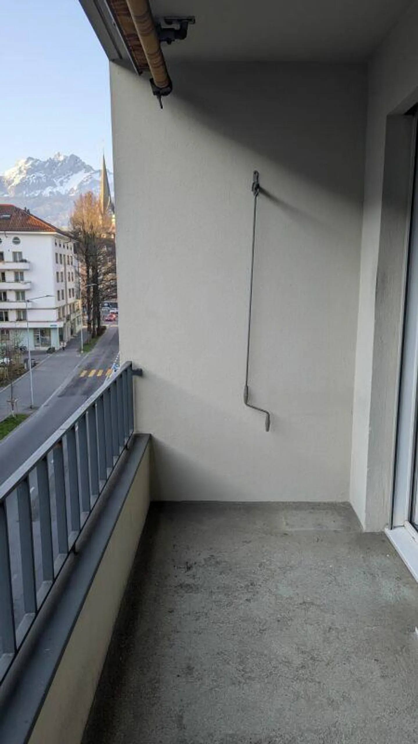 Incantevole appartamento di 4 stanze in città con balcone - Foto 12 di 12
