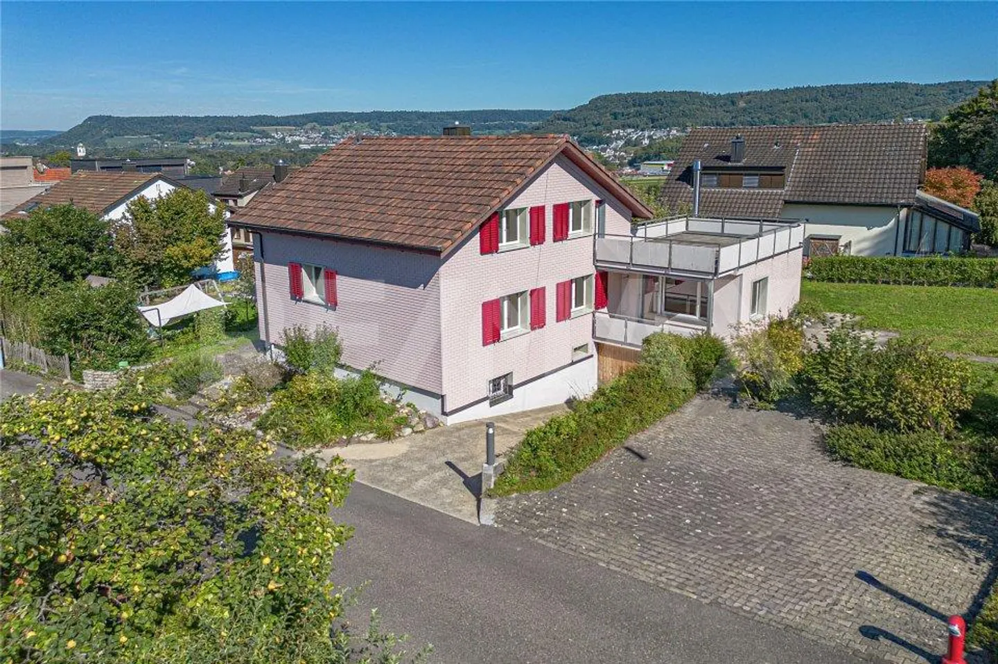 Maison 5.5 pièces - Foto 1 von 13