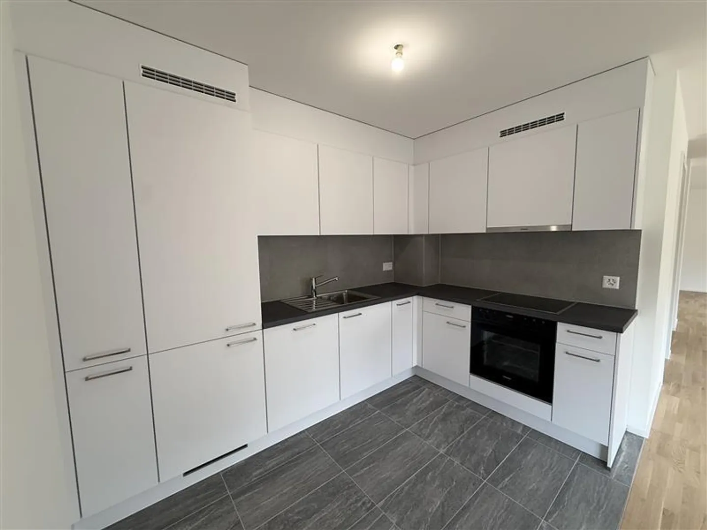 Ideally Located Office in Ecublens - Photo 2 of 5