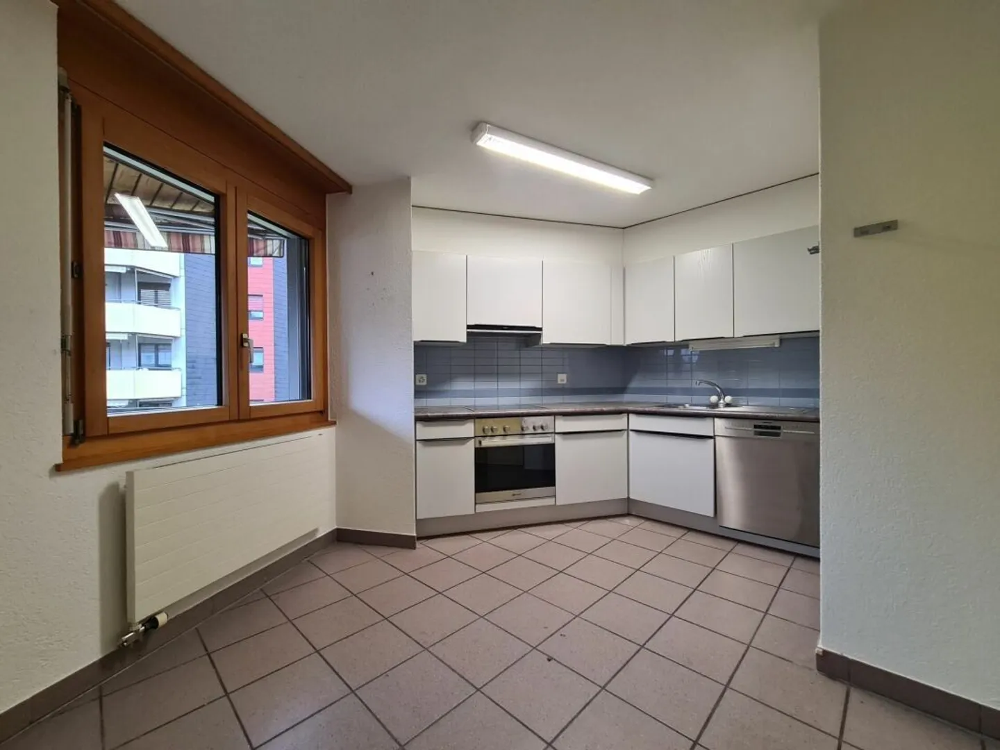 Appartement de 2.5 pièces avec balcon - Photo 2 sur 6