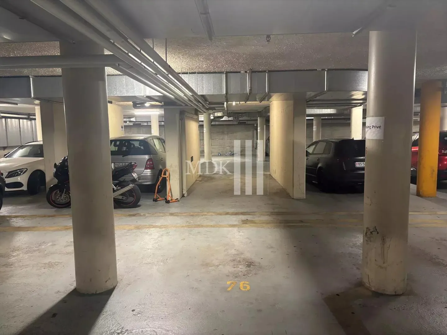 Offener Parkplatz - Foto 2 von 2