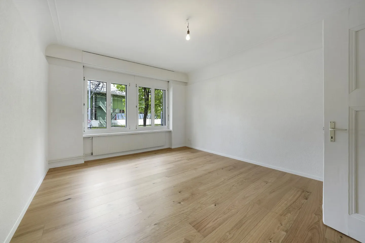 Appartement ancien 4 pièces élégant et central avec terrasse sud ensoleillée - Photo 9 sur 30