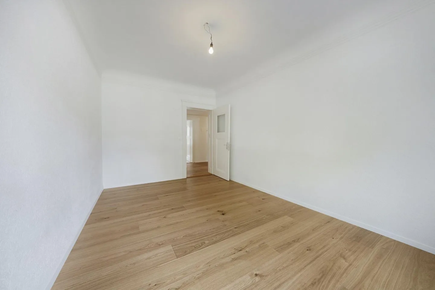 Appartement ancien 4 pièces élégant et central avec terrasse sud ensoleillée - Photo 12 sur 30