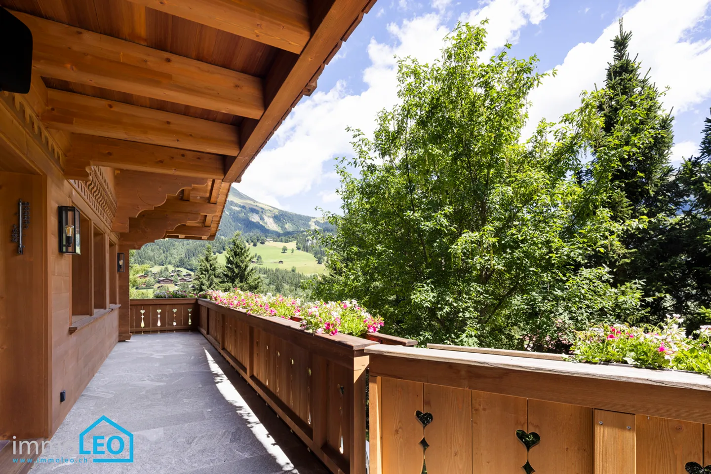 Very luxuriously equipped chalet with fantastic mountain views - Photo 15 of 17