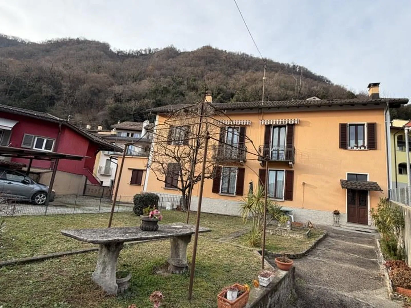 APPARTEMENT 3.5 PIÈCES AVEC JARDIN À DEUX PAS DU LAC - Photo 1 sur 13