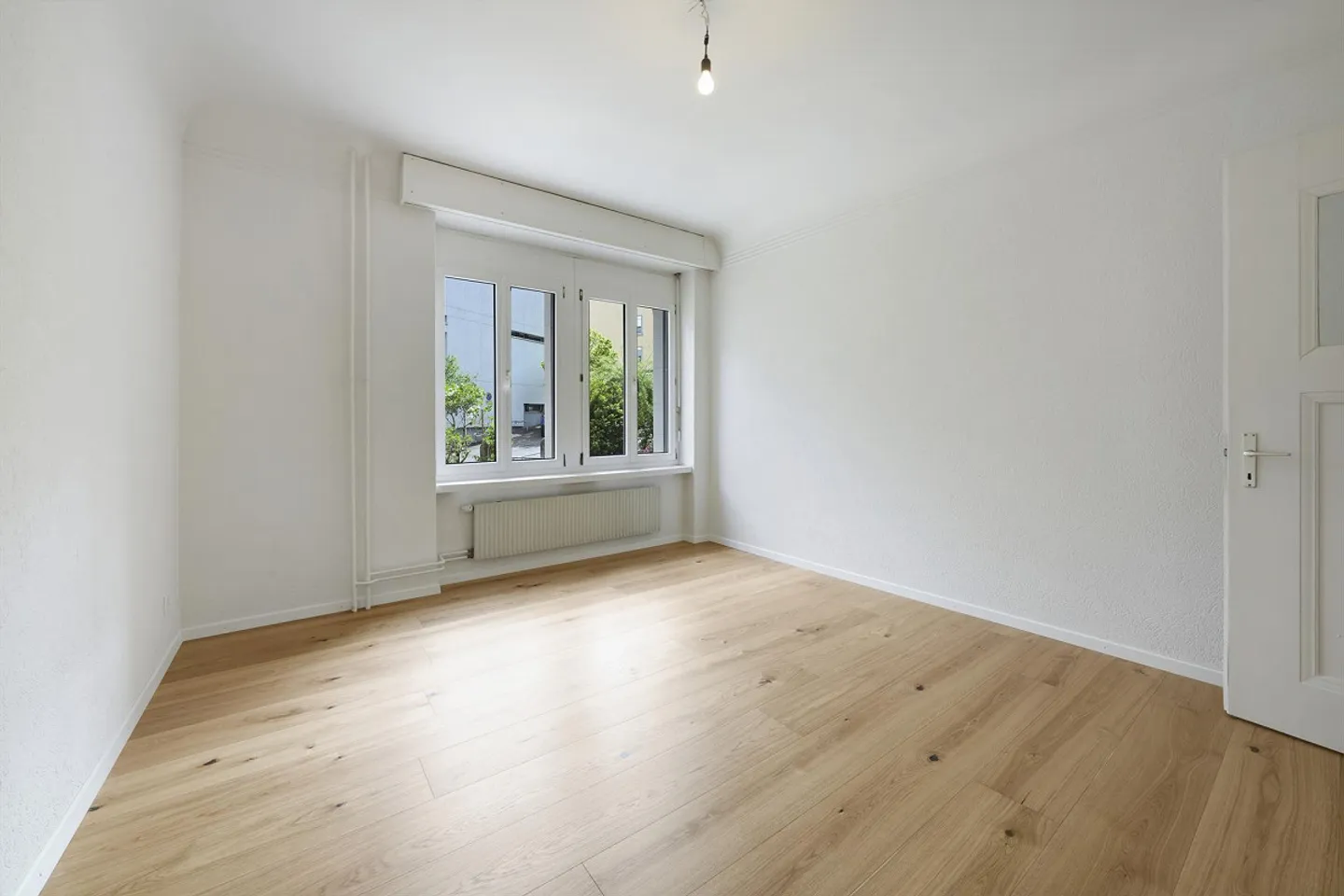 Appartement ancien 4 pièces élégant et central avec terrasse sud ensoleillée - Photo 16 sur 30