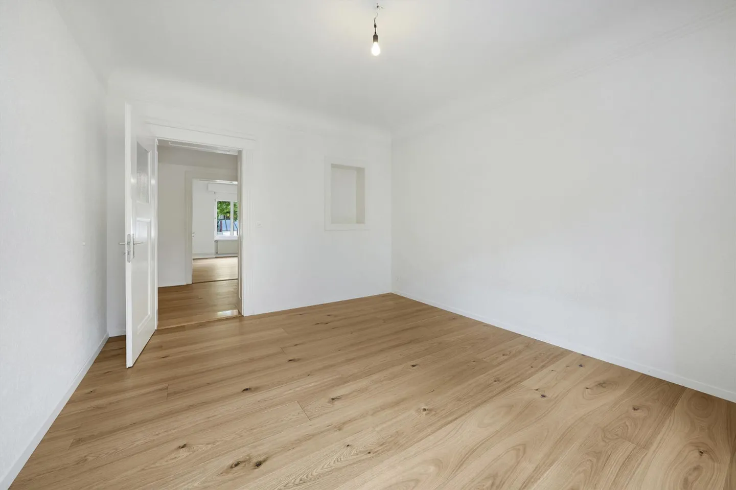 Appartement ancien 4 pièces élégant et central avec terrasse sud ensoleillée - Photo 17 sur 30