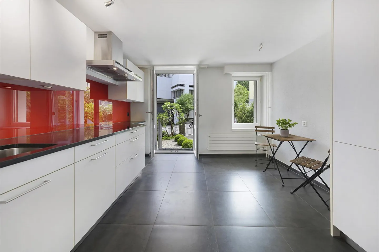 Appartement ancien 4 pièces élégant et central avec terrasse sud ensoleillée - Photo 20 sur 30