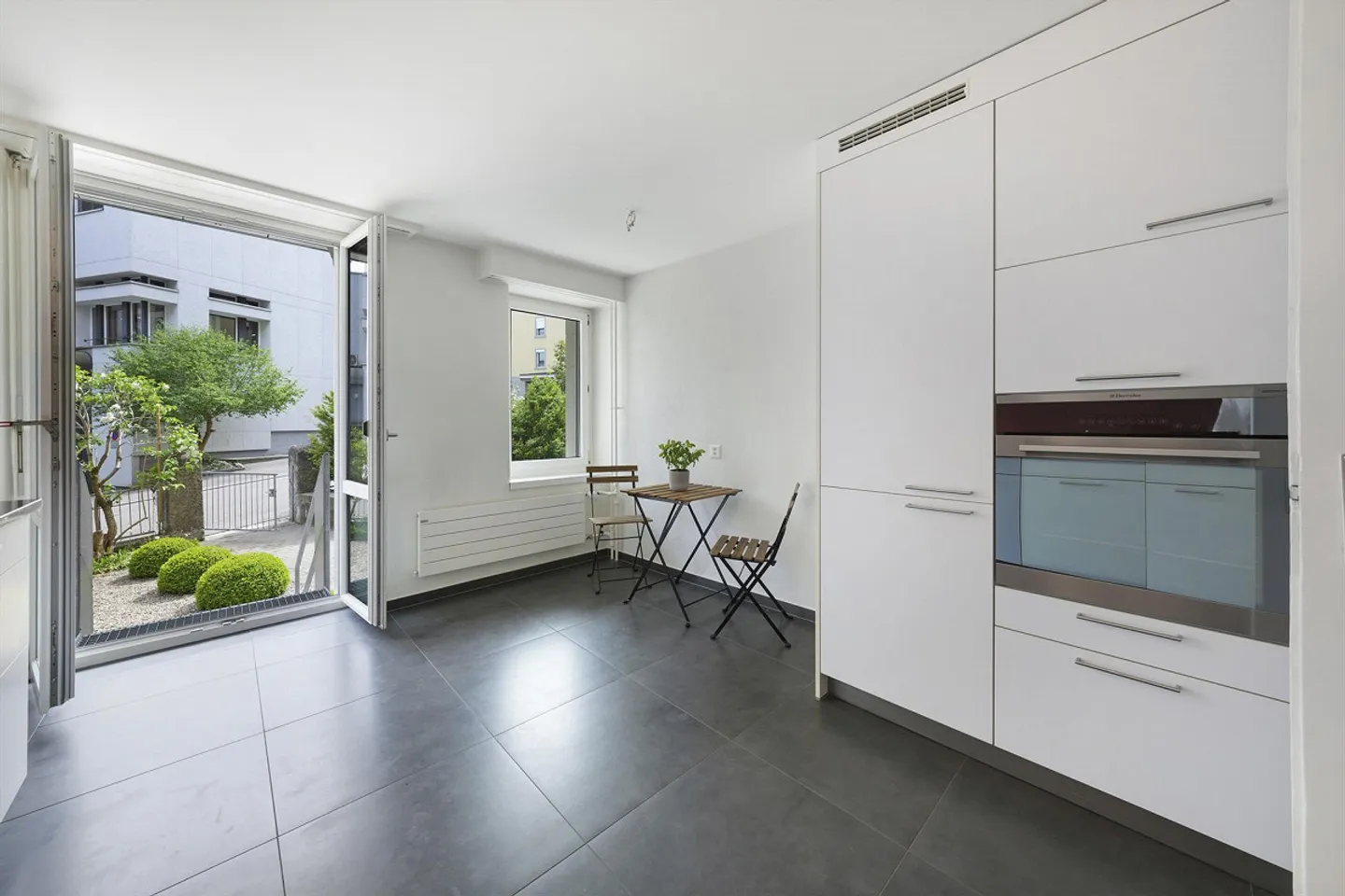 Appartement ancien 4 pièces élégant et central avec terrasse sud ensoleillée - Photo 21 sur 30