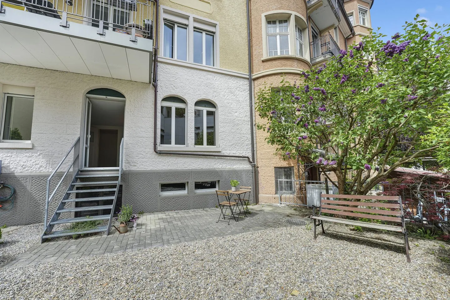 Appartement ancien 4 pièces élégant et central avec terrasse sud ensoleillée - Photo 26 sur 30