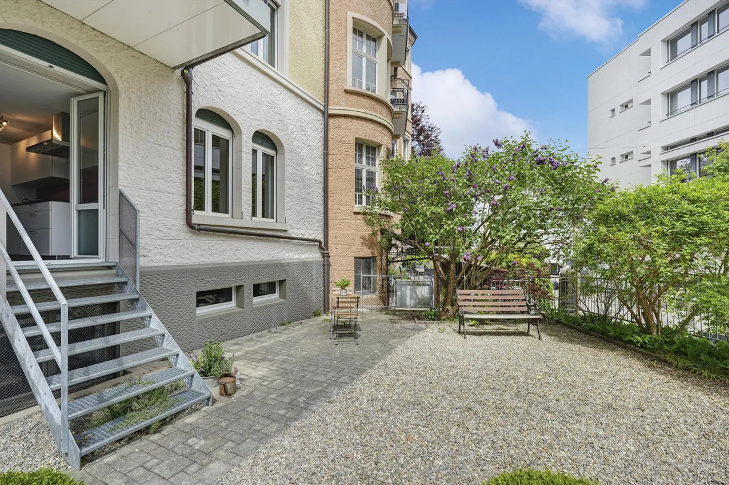 Appartement ancien 4 pièces élégant et central avec terrasse sud ensoleillée - Photo 28 sur 30