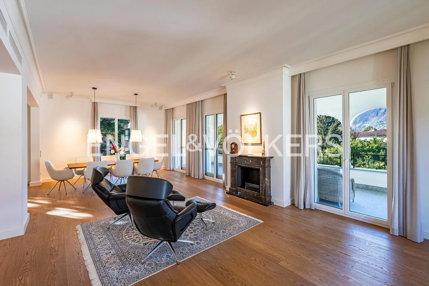 Moderne Luxus-Villa Nahe See - Foto 1 von 21