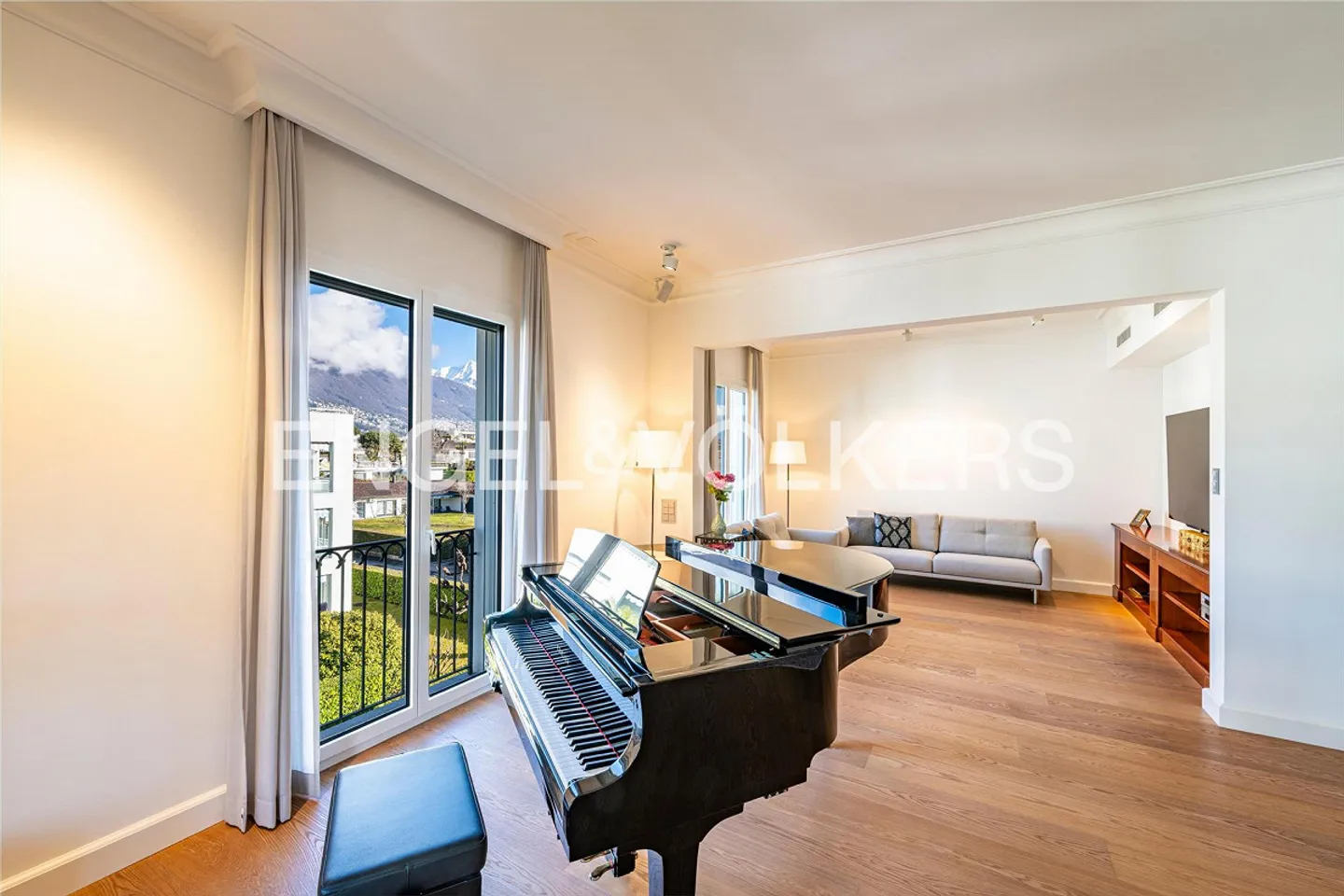 Moderne Luxus-Villa Nahe See - Foto 5 von 21