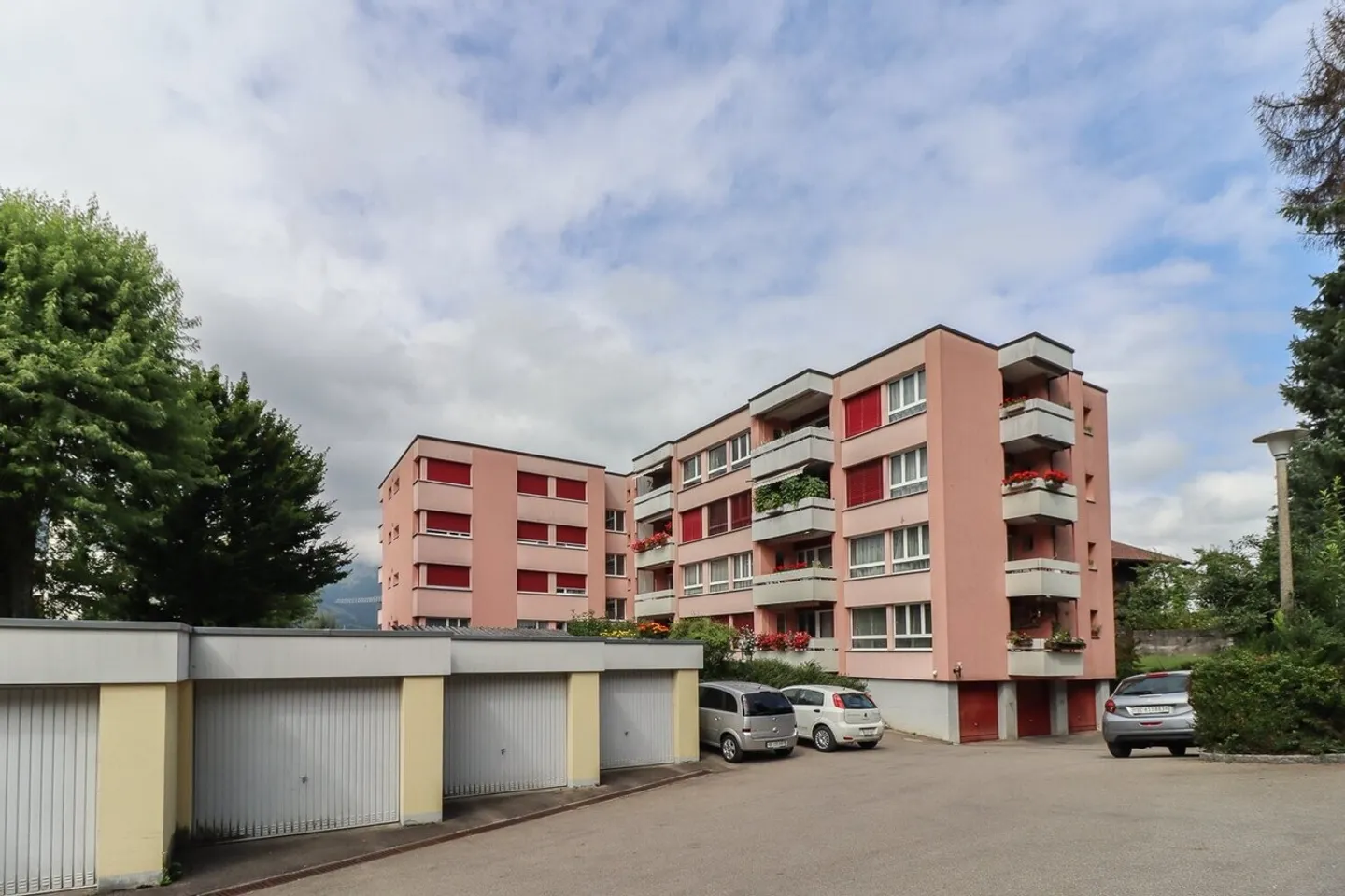 Bright 5.5-room apartment in a quiet location in Spiez - Photo 2 of 2