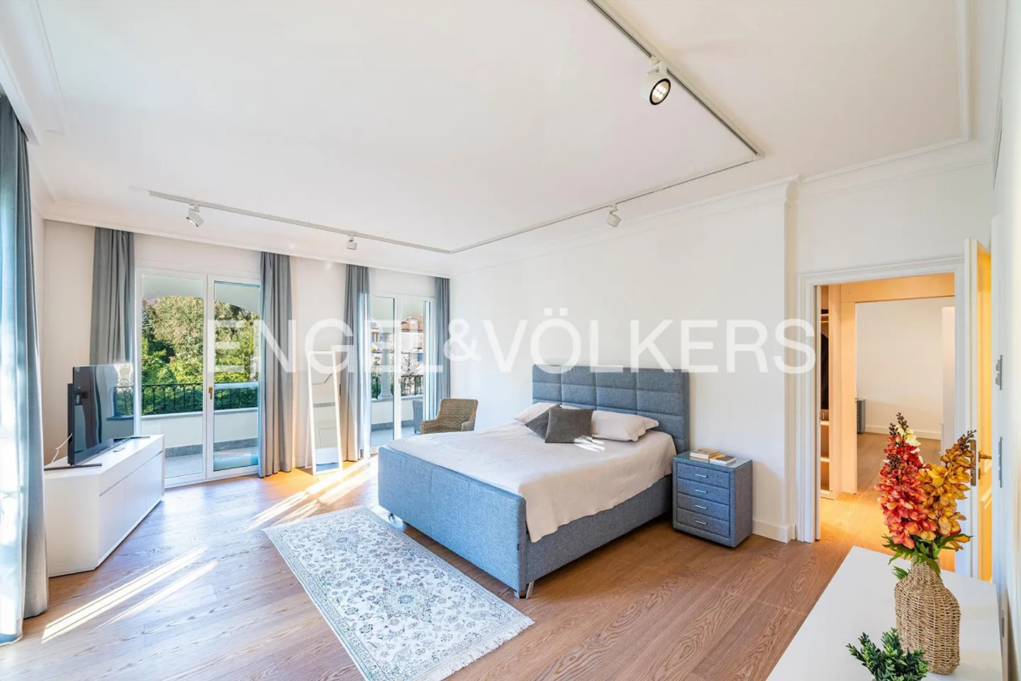 Moderne Luxus-Villa Nahe See - Foto 15 von 21