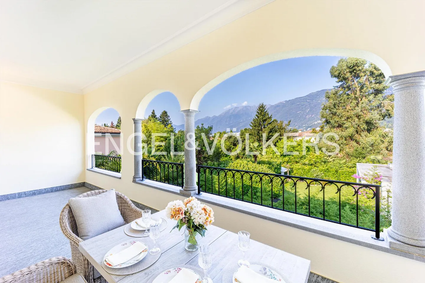 Moderne Luxus-Villa Nahe See - Foto 9 von 21