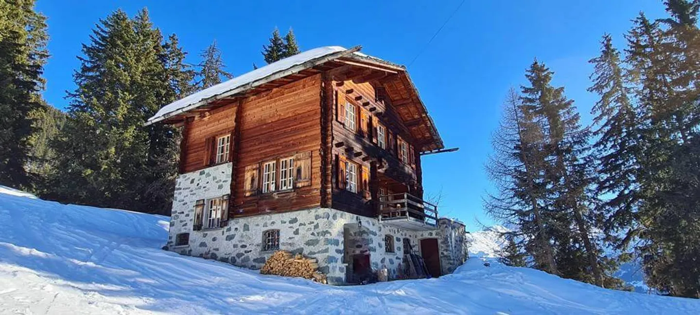 CHALET DE SKI EXTRAORDINAIRE AVEC ACCÈS DIRECT AU DOMAINE SKIAIRE - Photo 1 sur 12