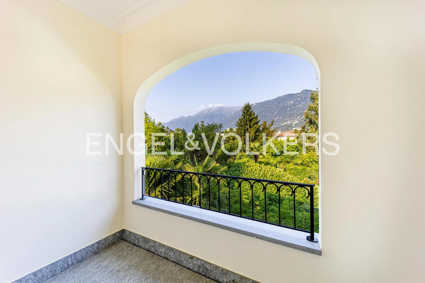 Moderne Luxus-Villa Nahe See - Foto 10 von 21