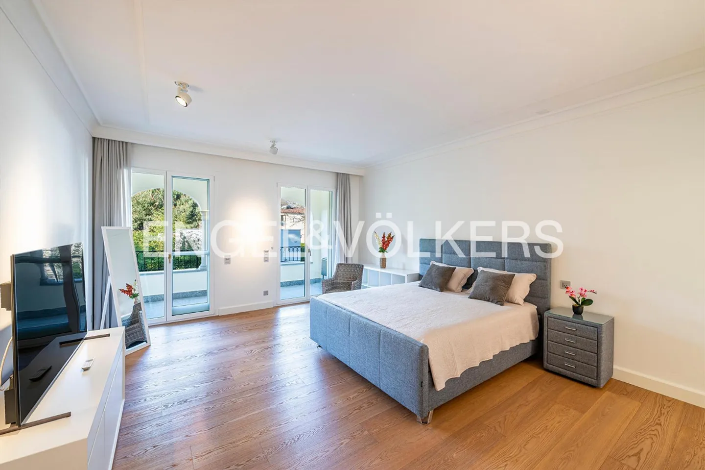 Moderne Luxus-Villa Nahe See - Foto 11 von 21