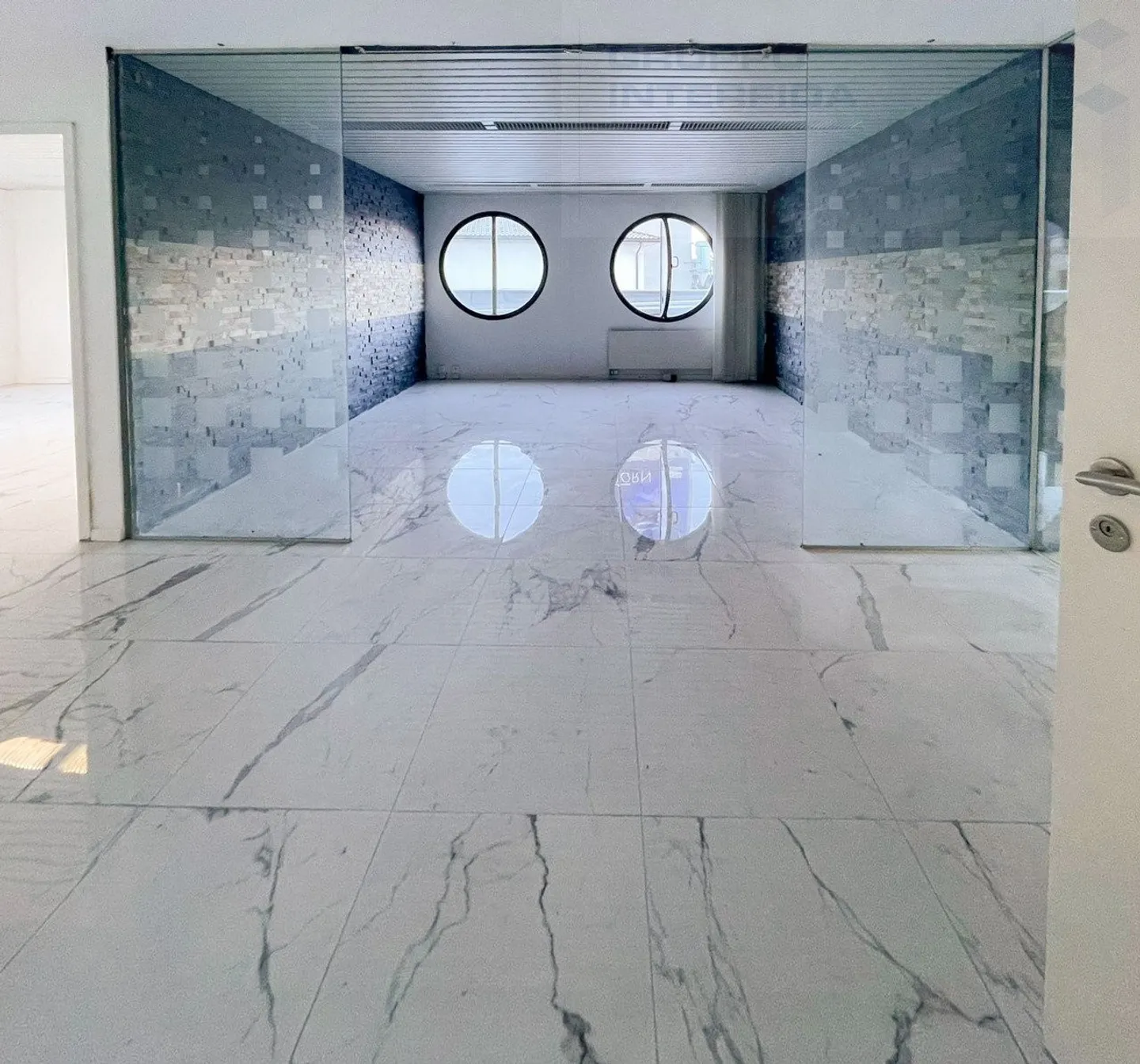 WUNDERSCHÖNER BÜRORAUM - Foto 8 von 9