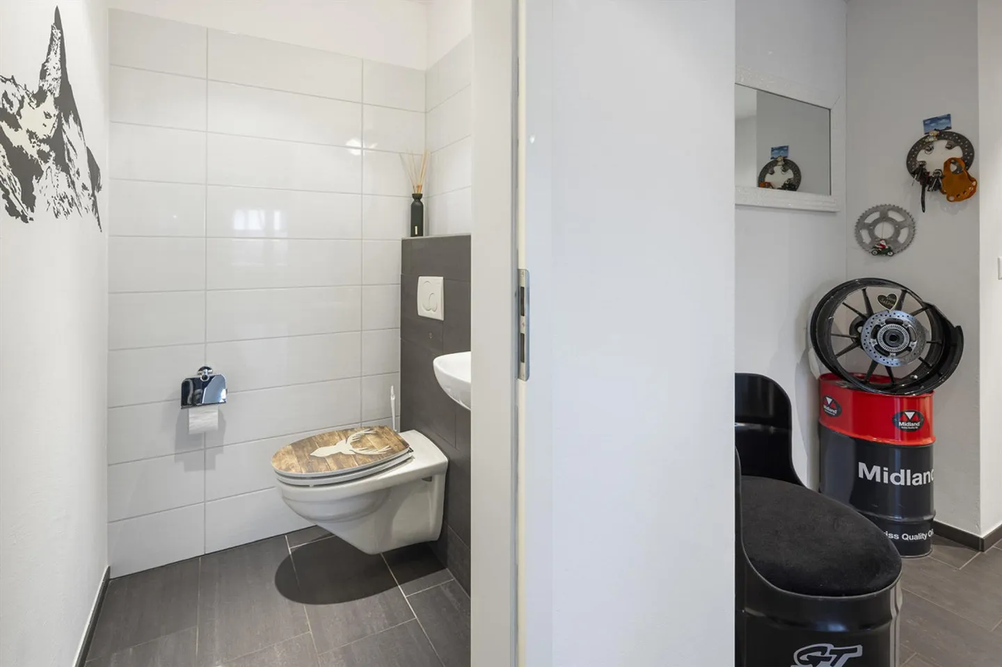Modern Living Oasis in a Quiet yet Central Location - Photo 9 of 13