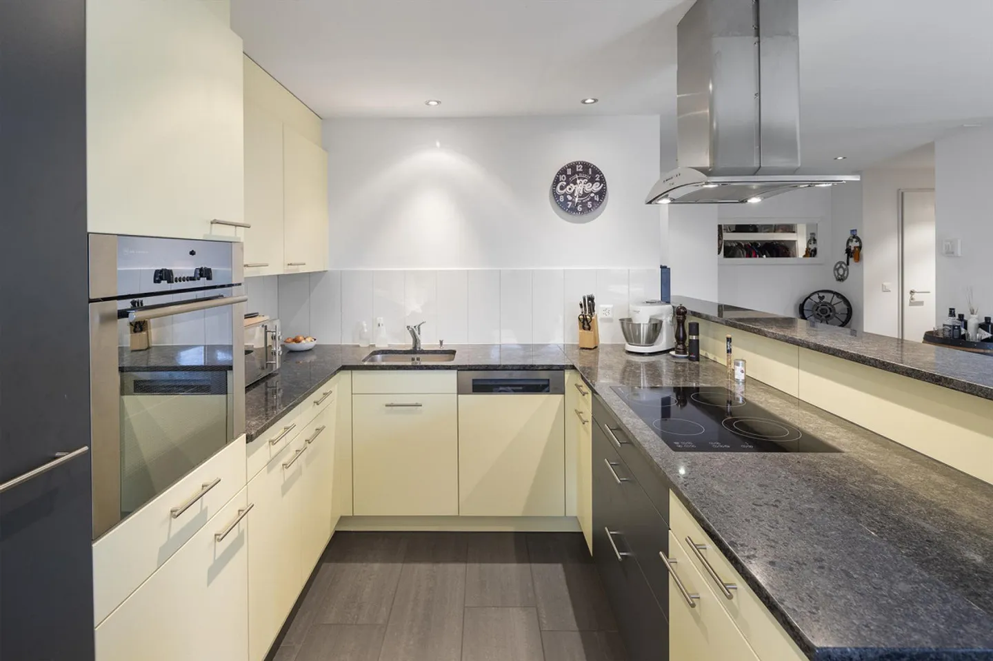 Modern Living Oasis in a Quiet yet Central Location - Photo 4 of 13