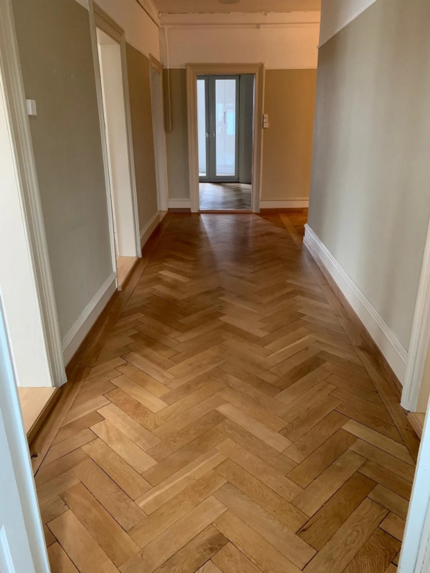 Appartamento d'epoca di 4 1/2 stanze disponibile per affitto come appartamento per vacanze tutto l'anno - Foto 8 di 15