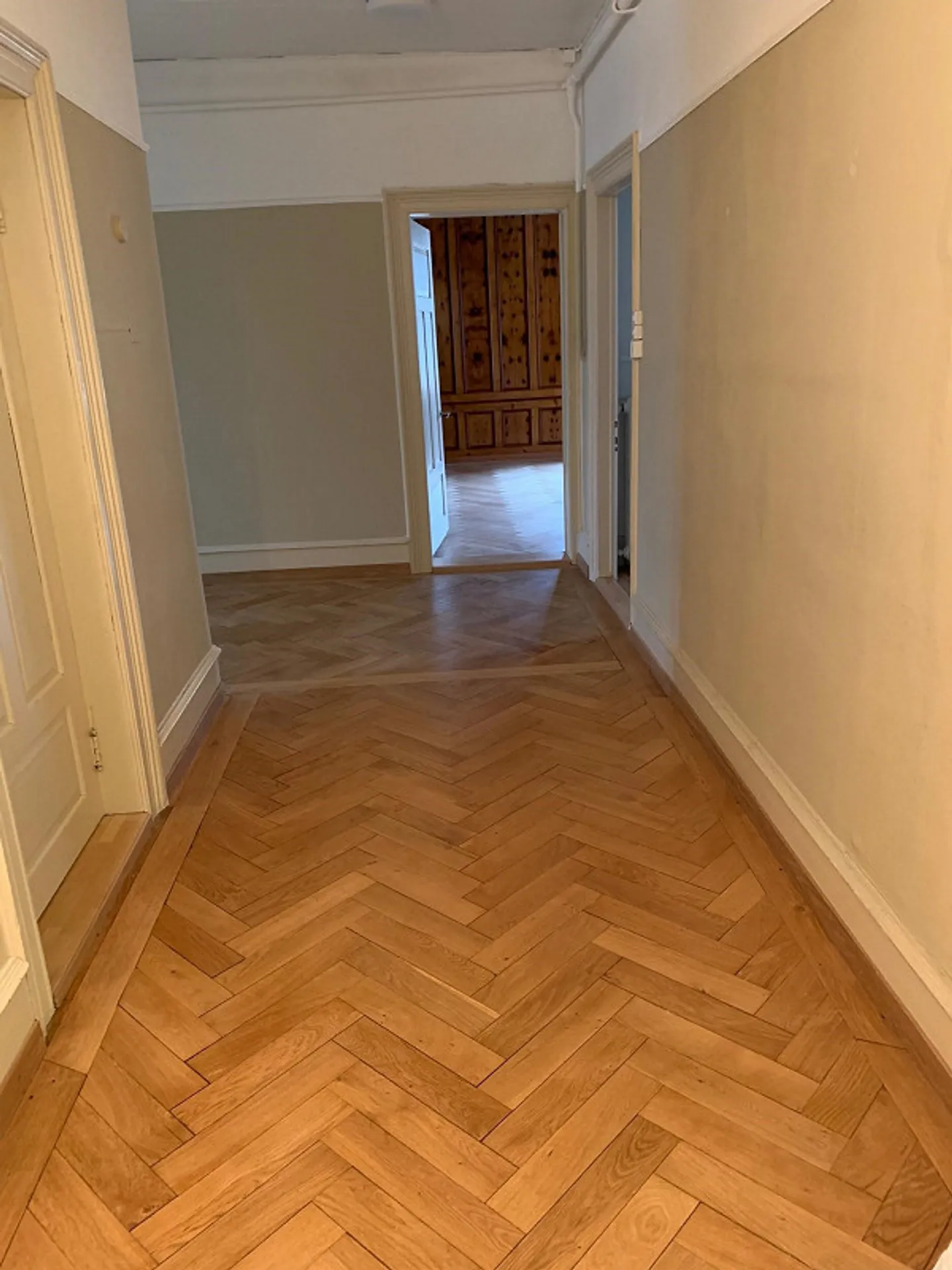 Appartamento d'epoca di 4 1/2 stanze disponibile per affitto come appartamento per vacanze tutto l'anno - Foto 9 di 15