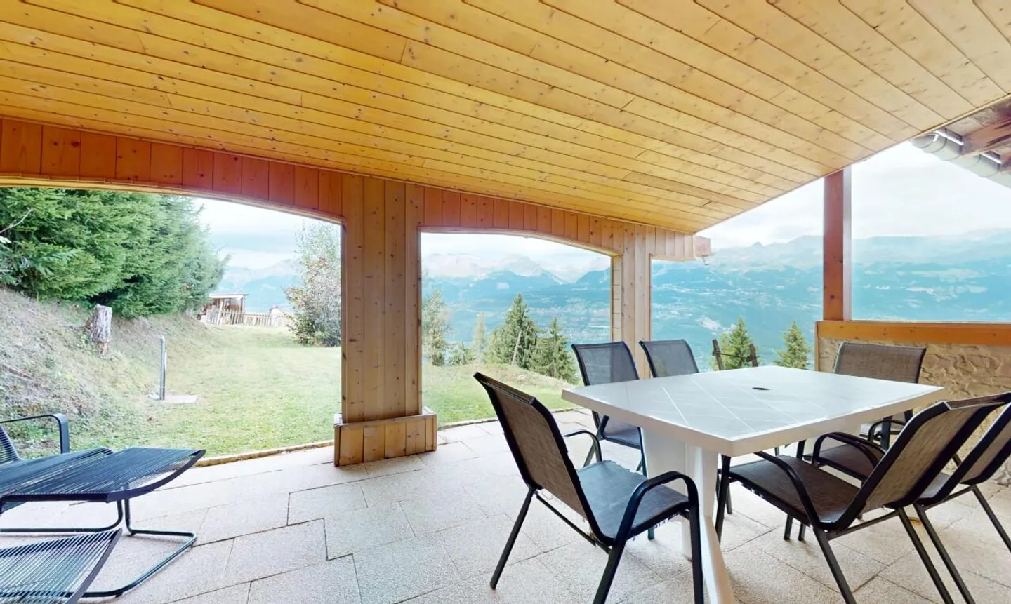 Charmant chalet mitoyen avec terrain et terrasse - Foto 4 von 11