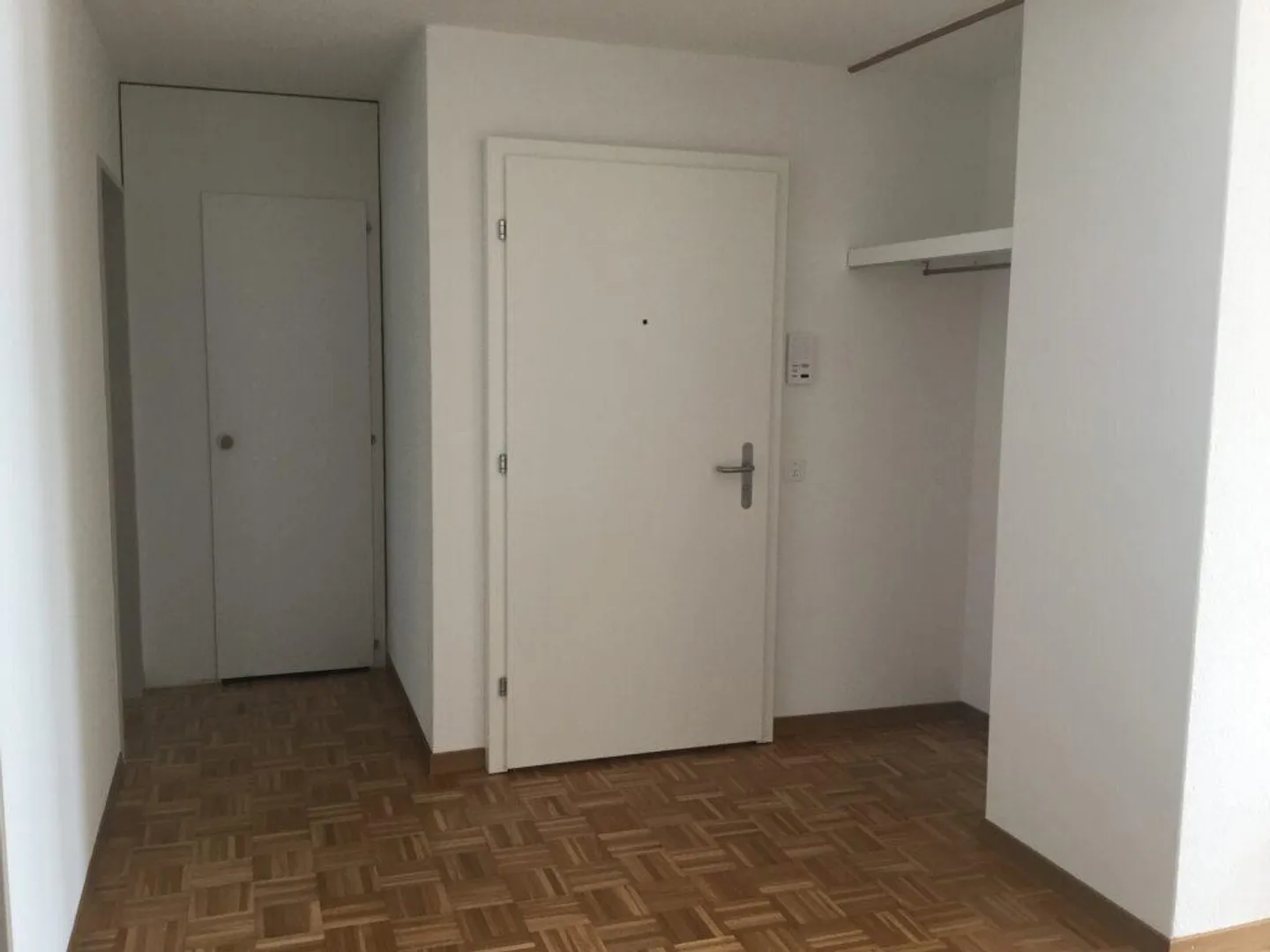 Large 4.5-room apartment with fireplace in a well-kept environment - Photo 5 of 5