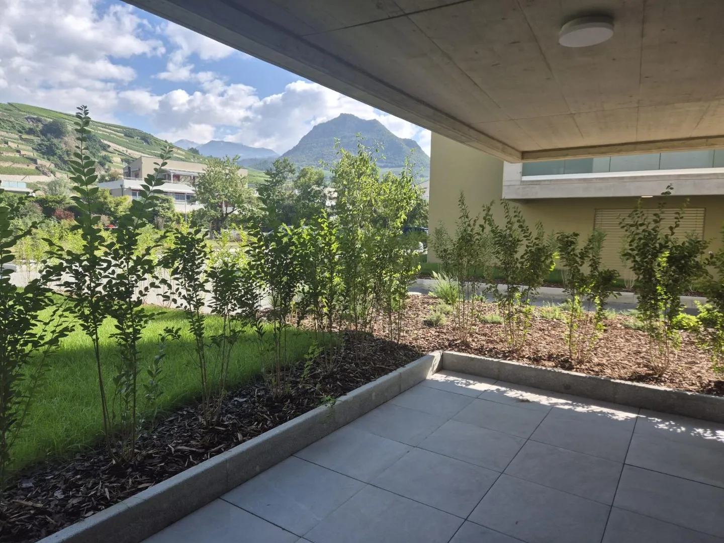 Apartment on the ground floor with terrace, Uvrier - Photo 2 of 8
