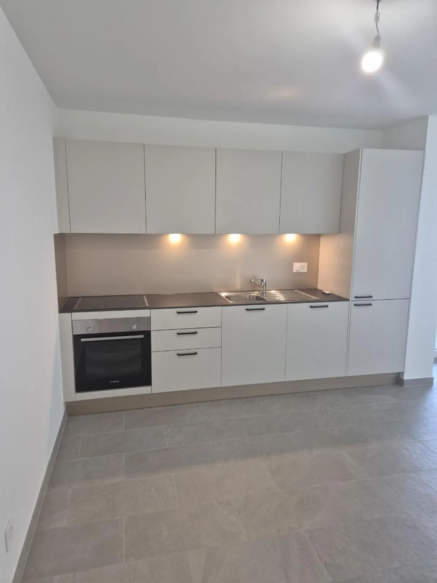 Apartment on the ground floor with terrace, Uvrier - Photo 3 of 8