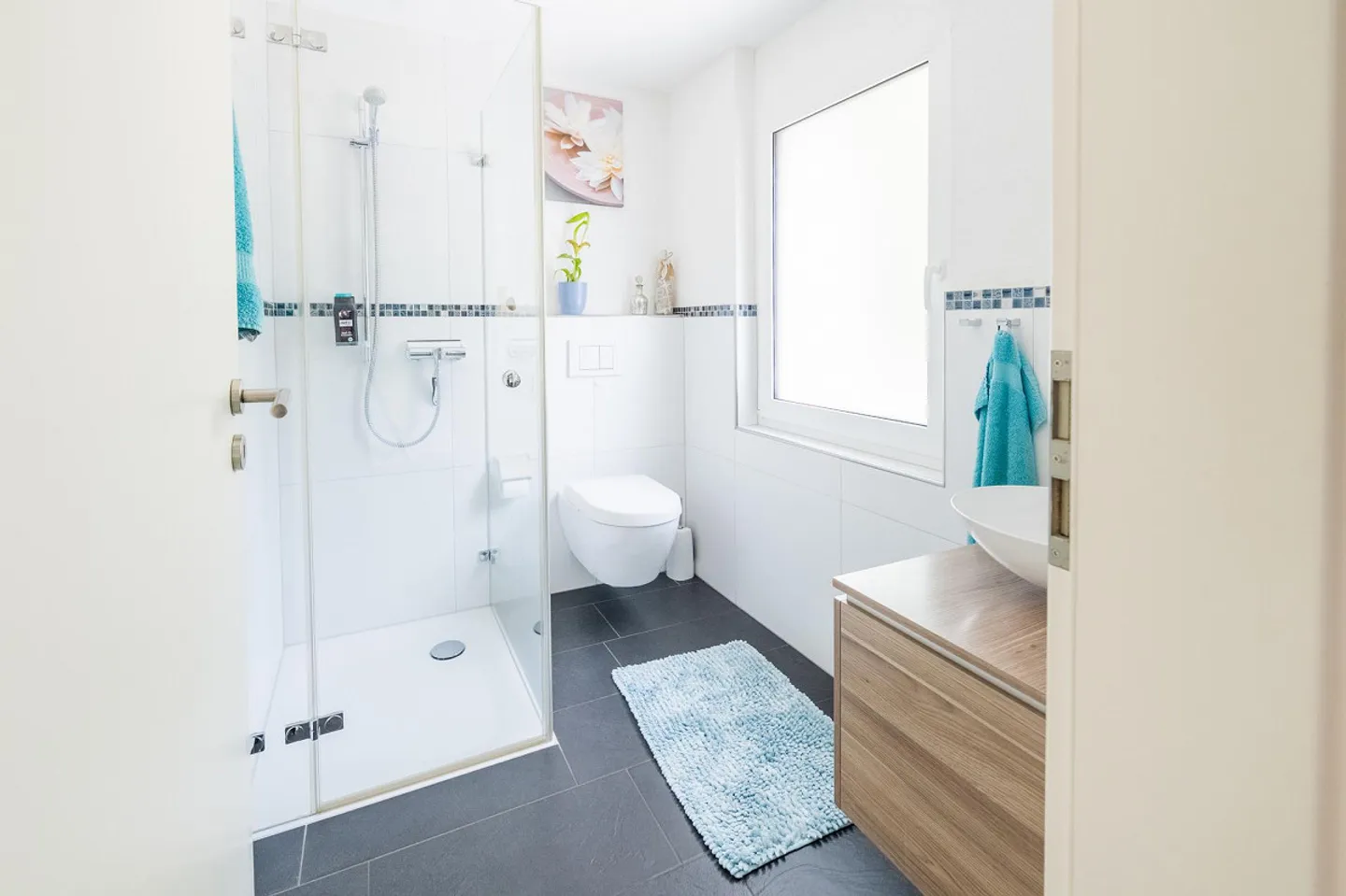 Helles Einfamilienhaus mit Nebengebäude - Foto 6 von 22