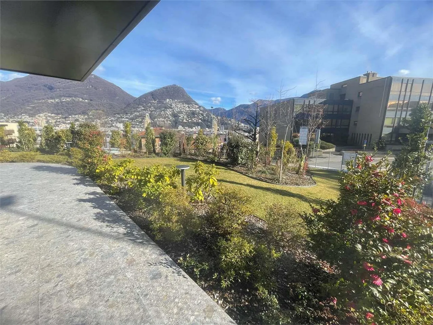 Nuovo attico con 6,5 stanze in vendita con vista lago a Lugano, posizione - Foto 4 di 13