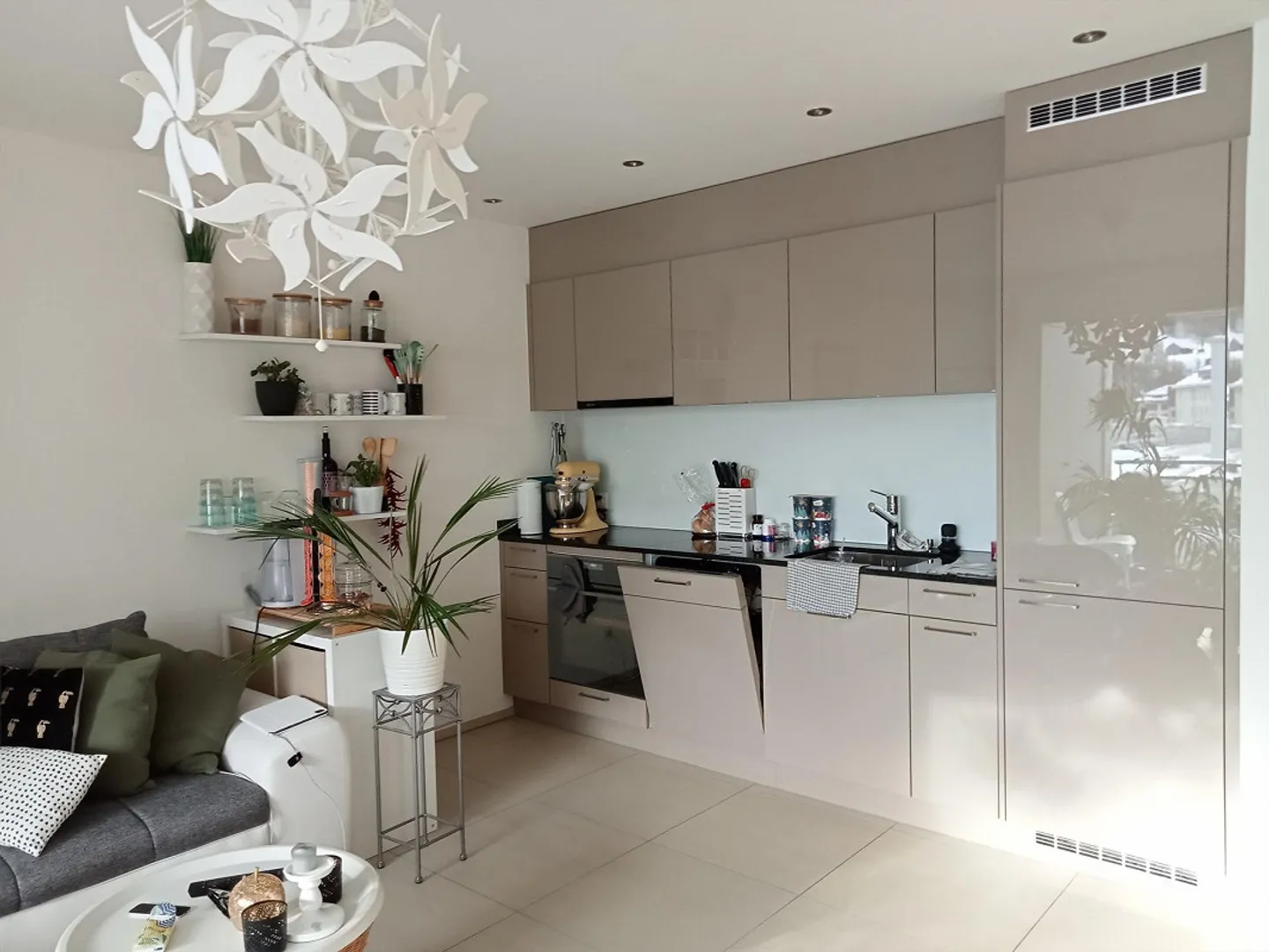 Moderne 2 1/2-Zimmer-Wohnung - Foto 3 von 9