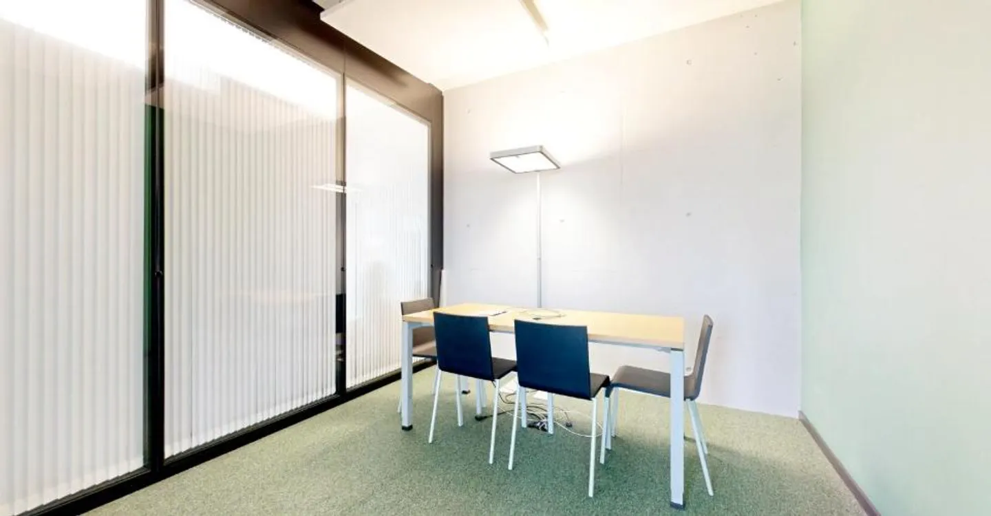 Set up your business in the heart of Malley! - Photo 3 of 6
