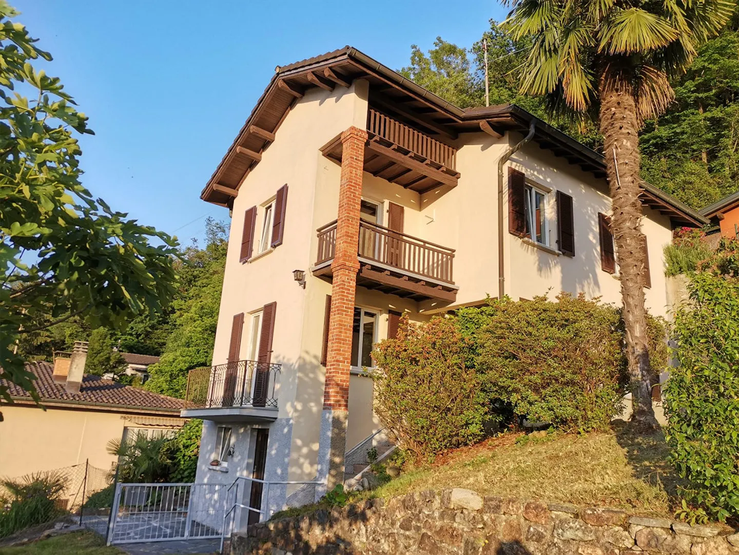 Welcoming Ticinese House with Garden and Lake Lugano View - Photo 1 of 13