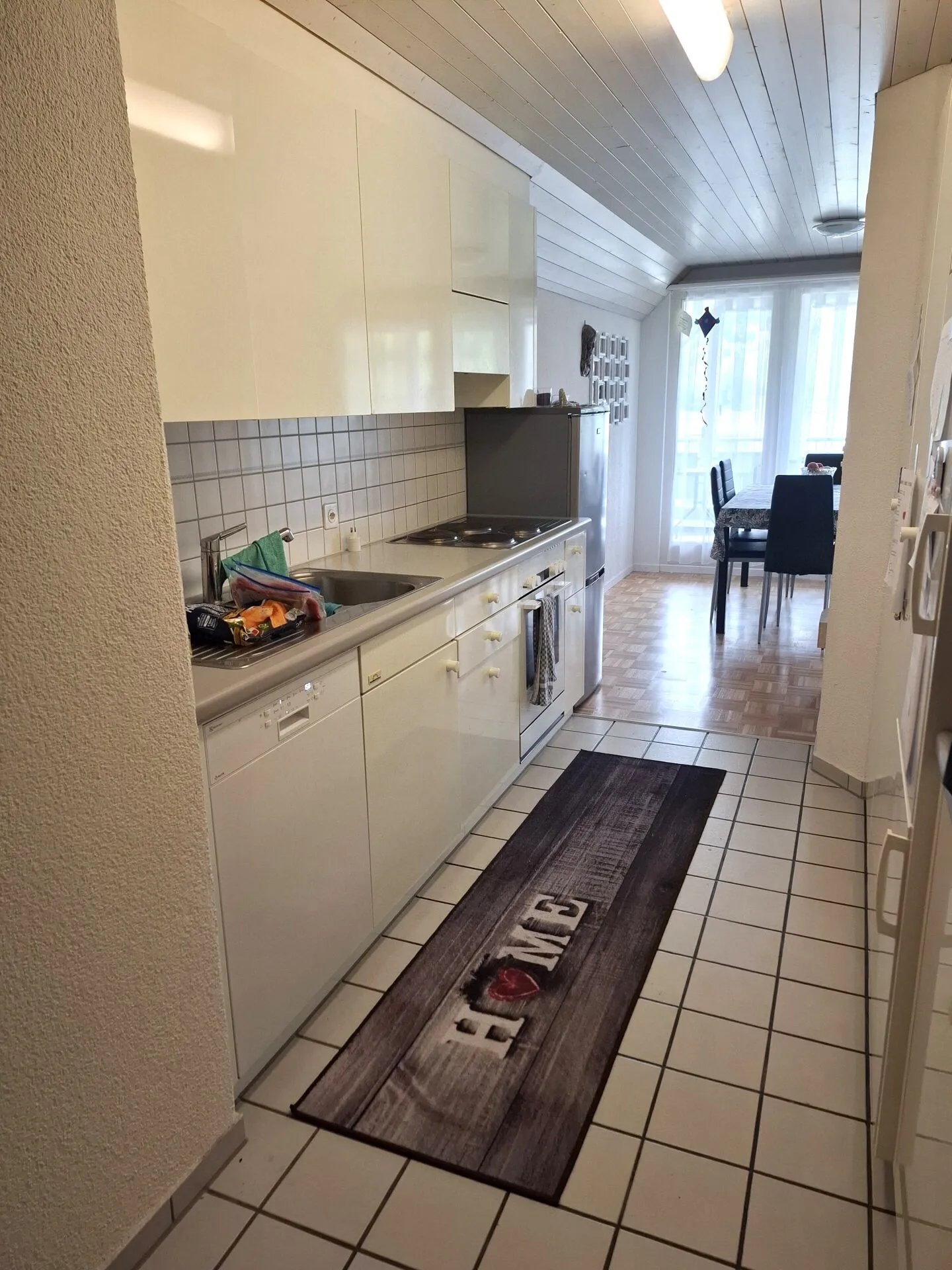 Charmante Dachwohnung mit Blick ins Grüne - Foto 4 von 9