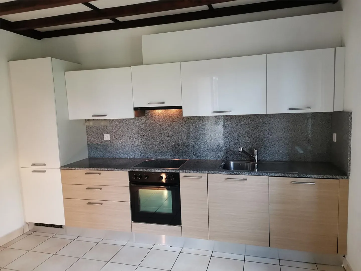 Welcoming Ticinese House with Garden and Lake Lugano View - Photo 8 of 13