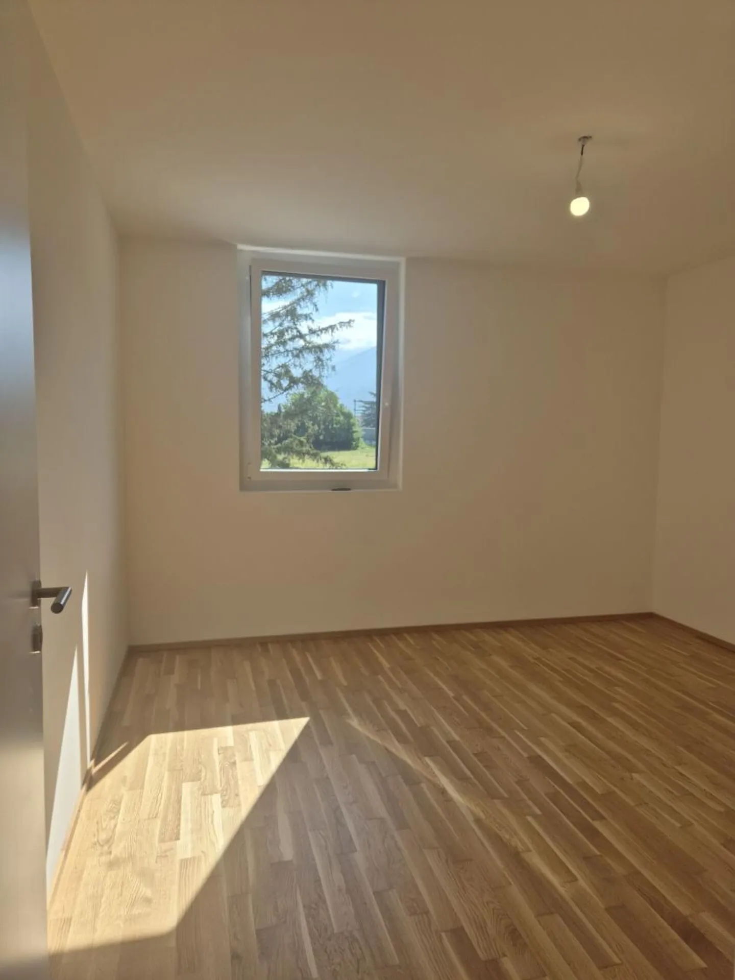 Appartement moderne avec grand balcon - Photo 3 sur 7