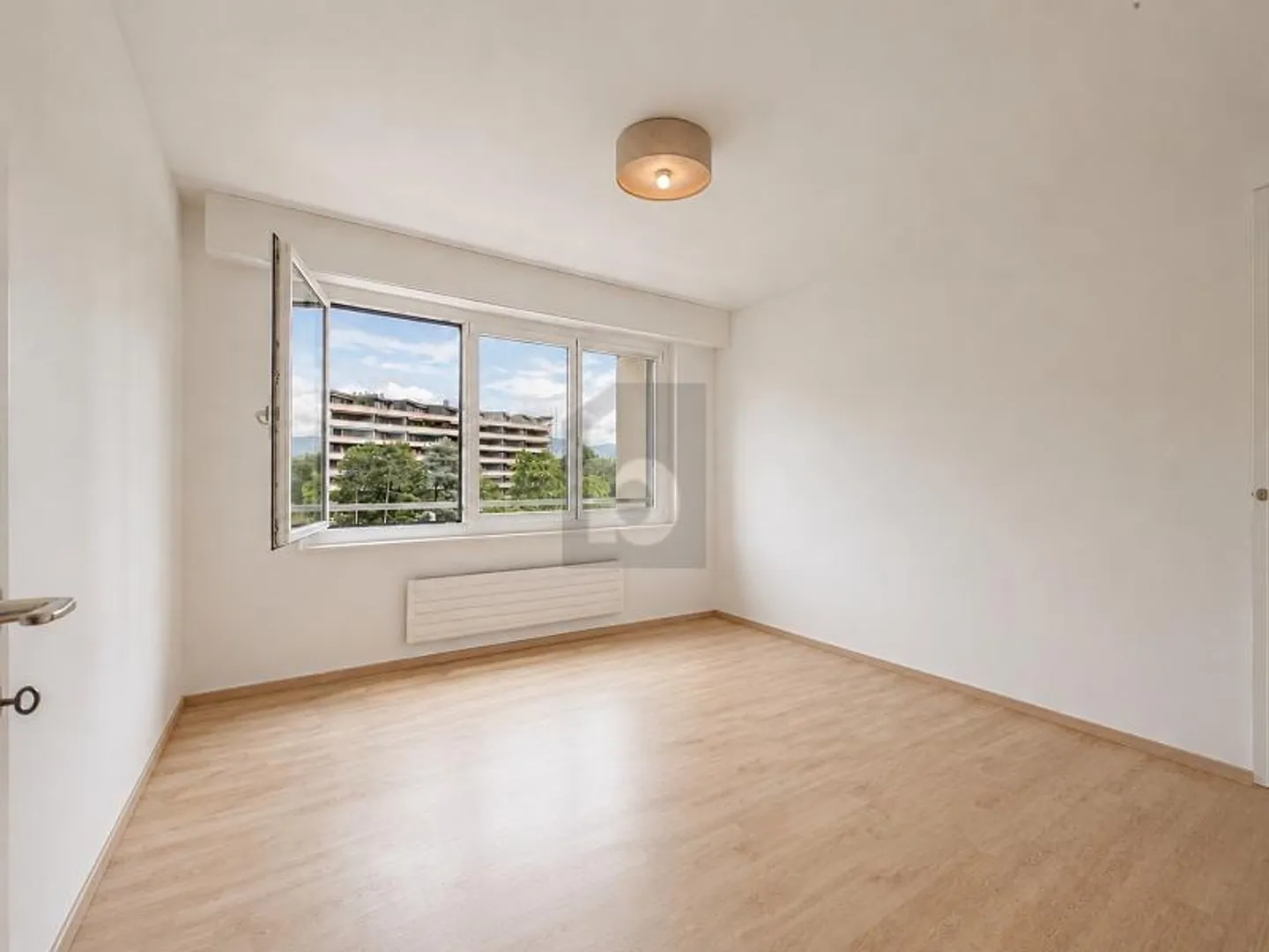 Appartement Moderne au Grand-Saconnex - Photo 4 sur 6