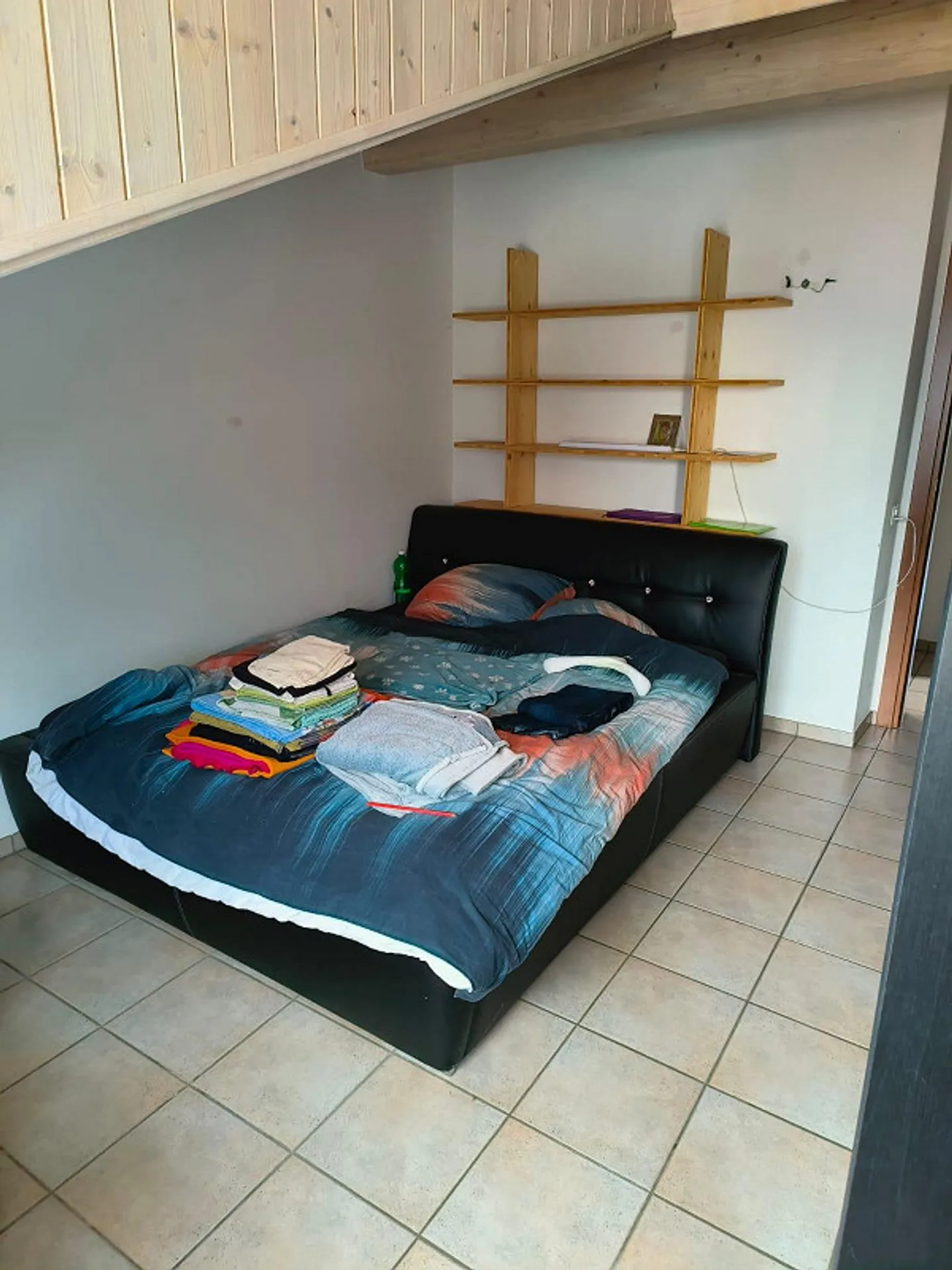 Attic apartment with 3 rooms in Losone - Photo 2 of 3