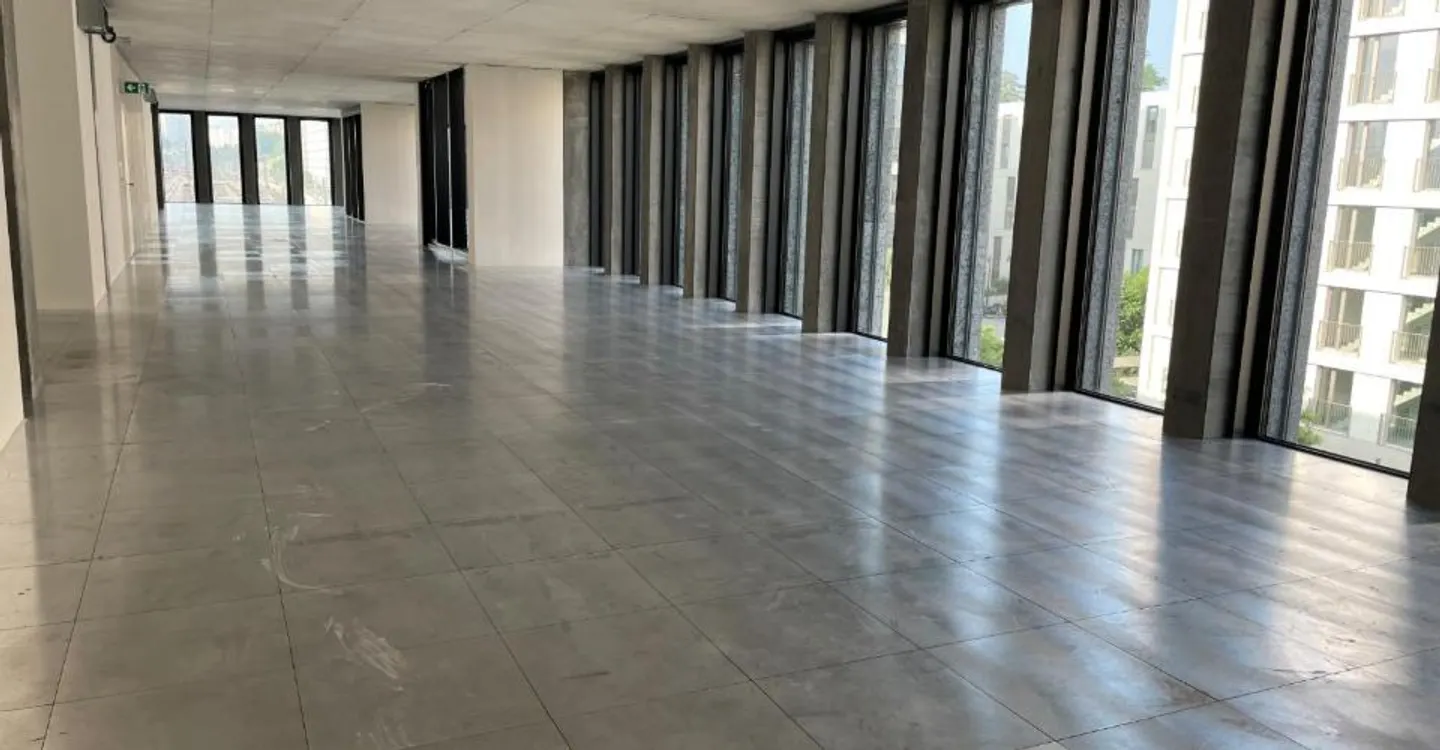 Ufficio di 345 m2 a Pont-Rouge - Foto 1 di 4