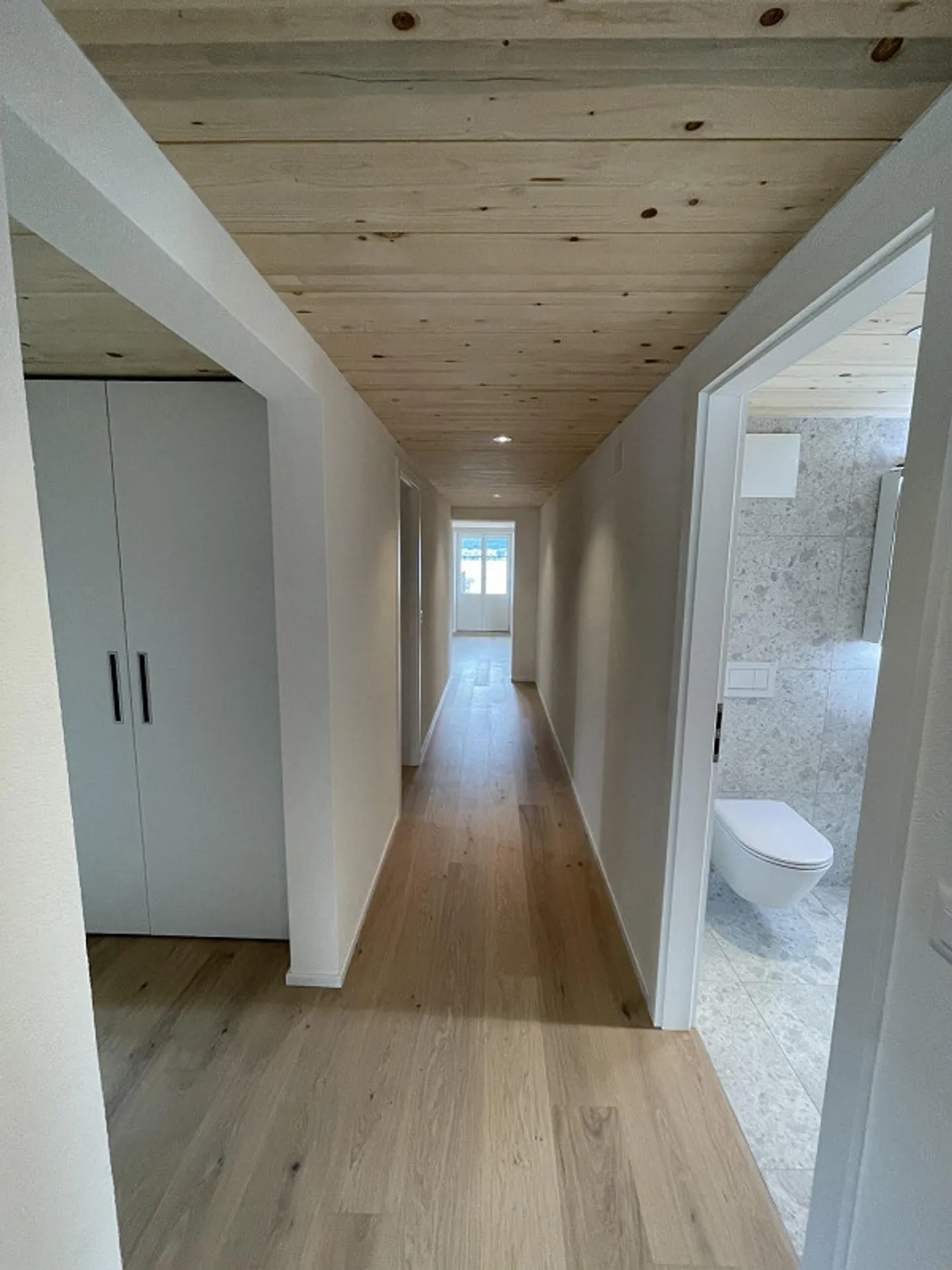 Exclusive living in a spacious apartment with a large balcony - First rental - Photo 4 of 13