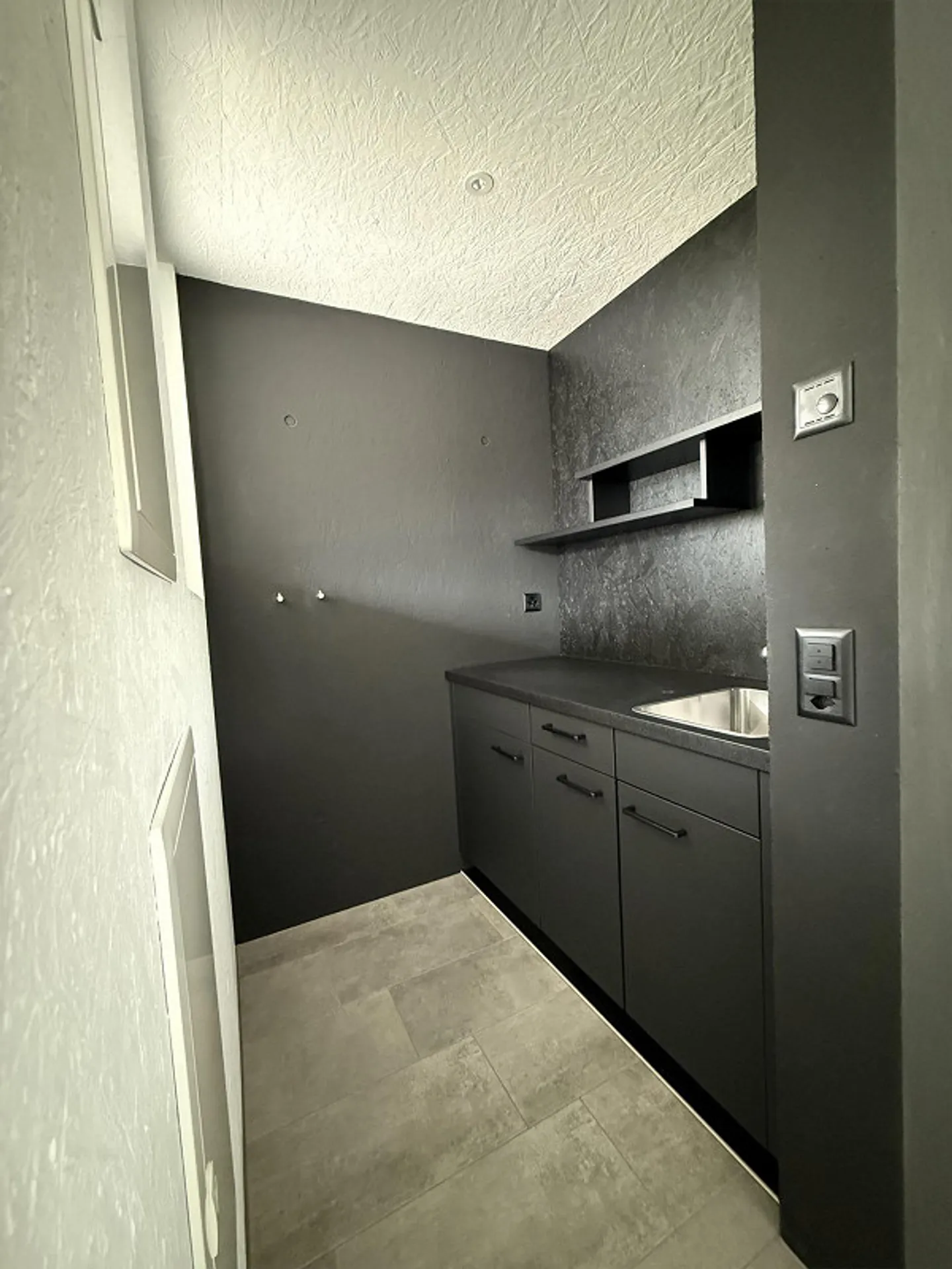 OFFICE - STUDIO - PRACTICE - THERAPY ROOM - Photo 7 of 10